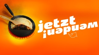 Jetzt wenden! Wärmewende-Motiv mit dem verbrannten Pfannkuchen Wärmewende-Motiv mit dem verbrannten Pfannkuchen in der Pfanne